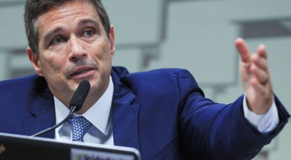 Comissão do Senado aprova convite para que Campos Neto explique juros da Selic 