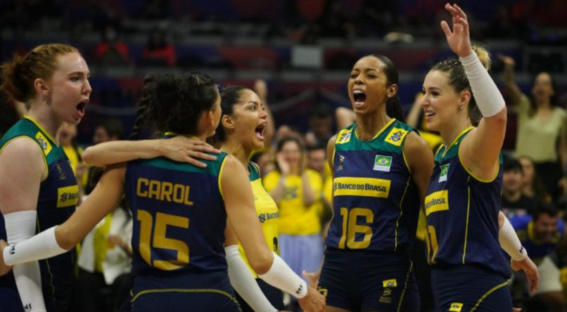 Brasil durante jogo na Liga das Nações de Vôlei Feminino 2023
