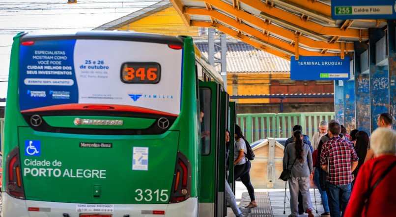 Greve dos ônibus intermunicipais segue em Porto Alegre; veja a situação