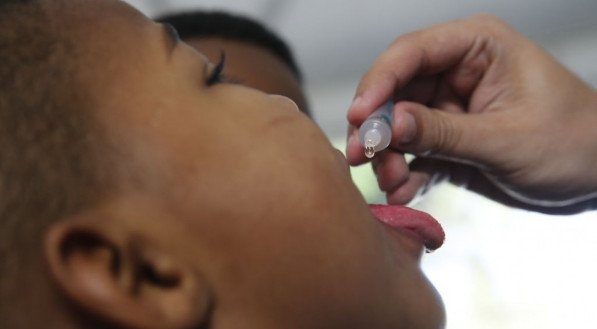 POLIOMIELITE: 'Gotinha' contra PÓLIO será substituída por vacina injetável; veja como será a mudança