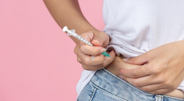 Medicação subcutânea pode ser administrada pelo próprio paciente em casa