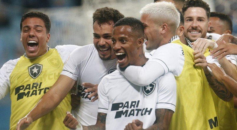 Jogadores do Botafogo durante jogo da Copa Sul-Americana 2023