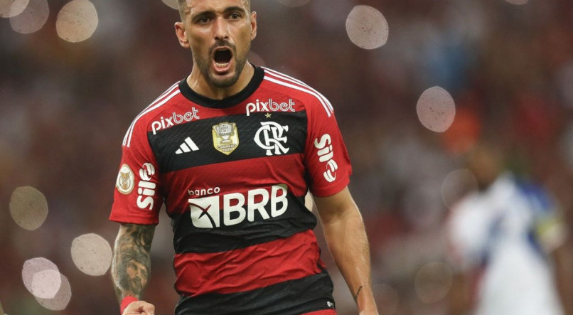 O Flamengo, de Arrascaeta, enfrenta o Gr&ecirc;mio.