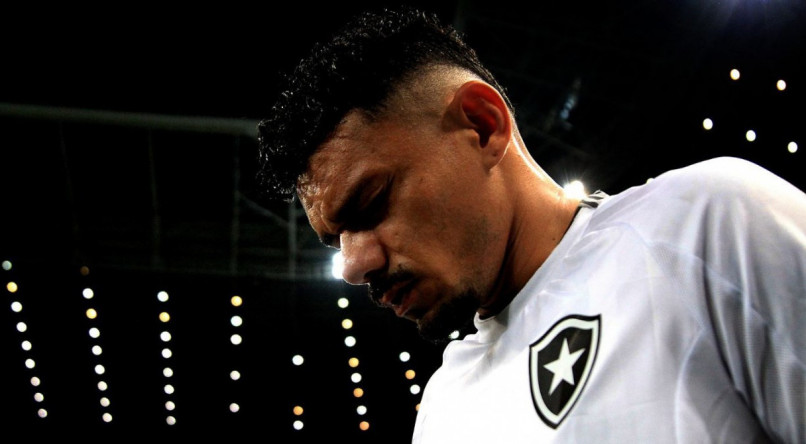 Tiquinho Soares &eacute; desfalque do Botafogo.