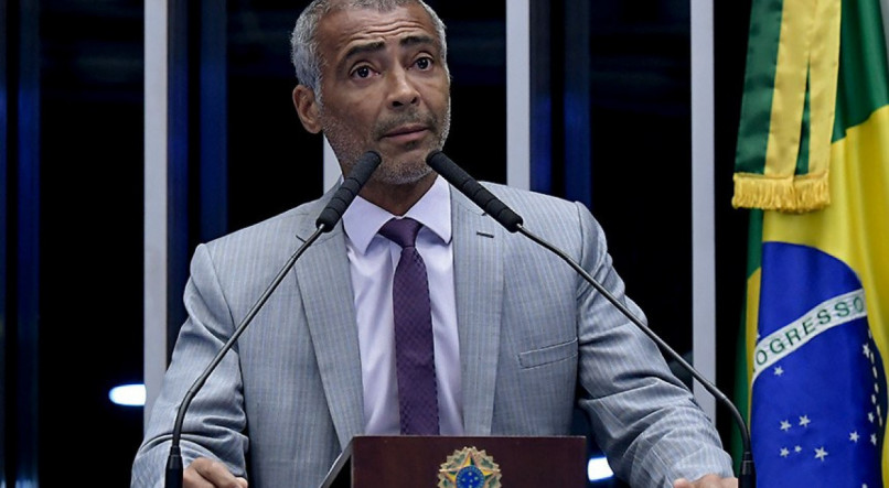 O senador Rom&aacute;rio 