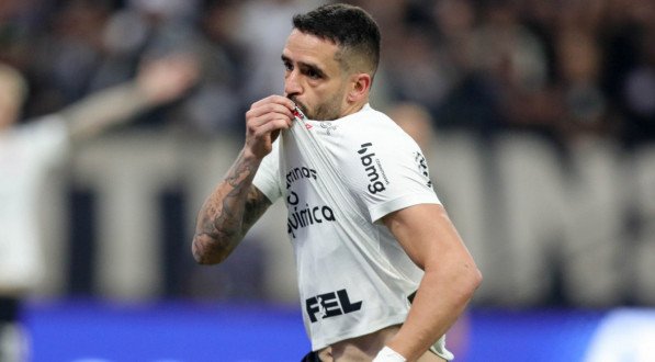 Renato Augusto &eacute; o maestro do Corinthians no jogo contra o Athletico-PR pela 31&ordf; rodada do Brasileir&atilde;o