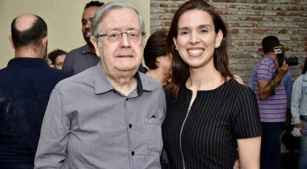 Roberto Pereira e a presidente da Fundarpe, Renata Borba, na celebração dos 50 anos daquela Fundação. DIVULGAÇÃO