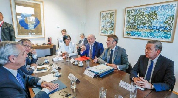 Lula e presidentes da Argentina, Colômbia e França apelam por eleições transparentes da Venezuela