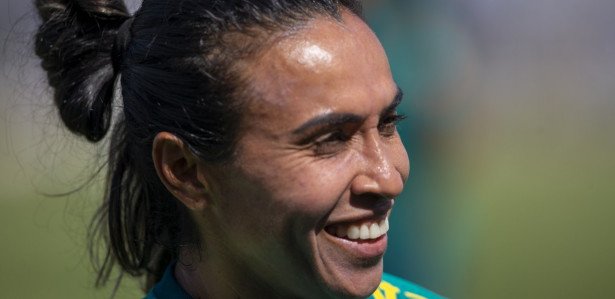 Veja Quem A Namorada De Marta Rainha Do Futebol Vive Romance H Dois Anos