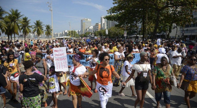 Também é tema da marcha, a reivindicação para que o Congresso Nacional não negocie com a vida da população negra e que os entes dos poderes Executivo, Legislativo e Judiciário sejam autônomos e se relacionem entre si com respeito