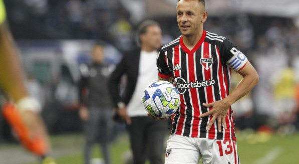 Rafinha &eacute; titular no S&atilde;o Paulo diante do San Lorenzo pela Copa Sul-Americana 2023