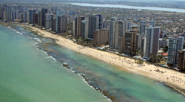 Foto: Arnaldo Carvalho/JC Imagem Data: 28-12-2007 Assunto: TURISMO- Vista aerea da praia de Piedade