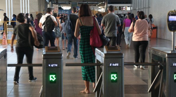 Metrô do Recife não tem previsão para voltar a funcionar aos domingos
