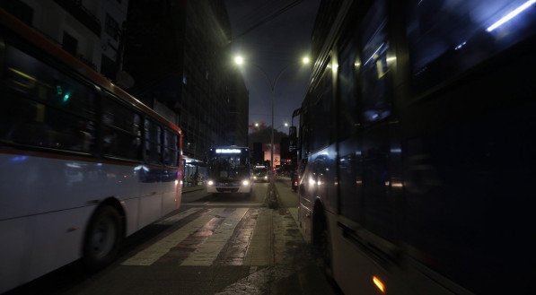 Com uma frota que nunca foi tão velha, o sistema de ônibus do Grande Recife sofre