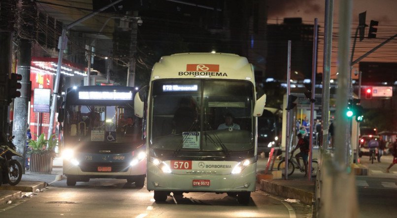 As duas categorias sentaram numa nova tentativa de negocia&ccedil;&atilde;o nesta quinta-feira (27/7), mais uma vez no Tribunal Regional do Trabalho da 6&ordf; Regi&atilde;o (TRT-6).