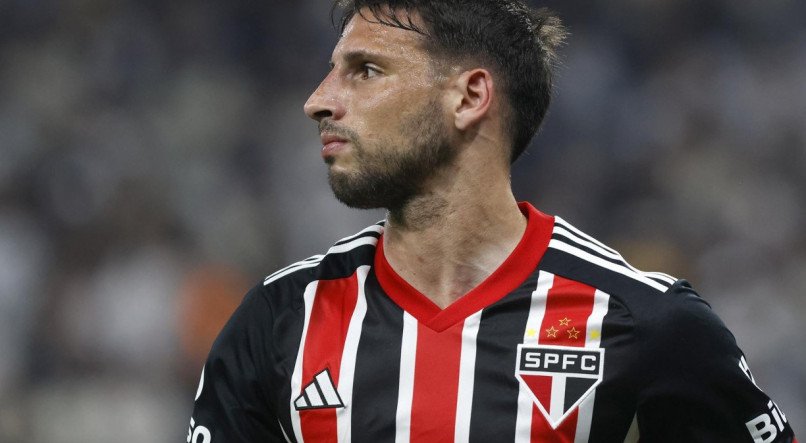 Calleri &eacute; titular no S&atilde;o Paulo diante do Corinthians