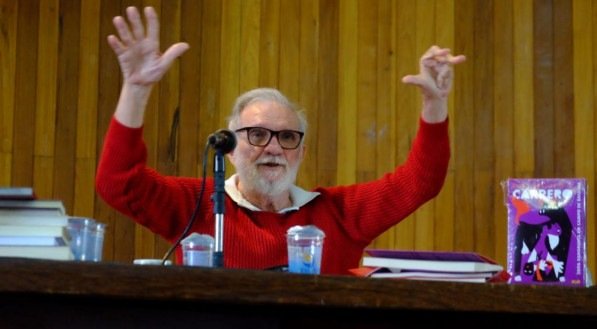 A escrita pela voz, no gesto das mãos