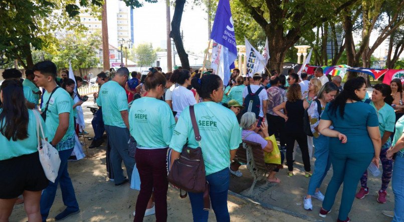 Protesto em cobran&ccedil;a ao Governo de Pernambuco pelo pagamento do piso salarial enfermagem ocorreram na &uacute;ltima sexta (22)