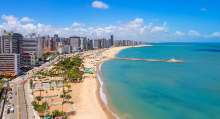 Pensa em ir para a praia em Fortaleza amanhã? Confira a previsão do tempo para esta quarta-feira.