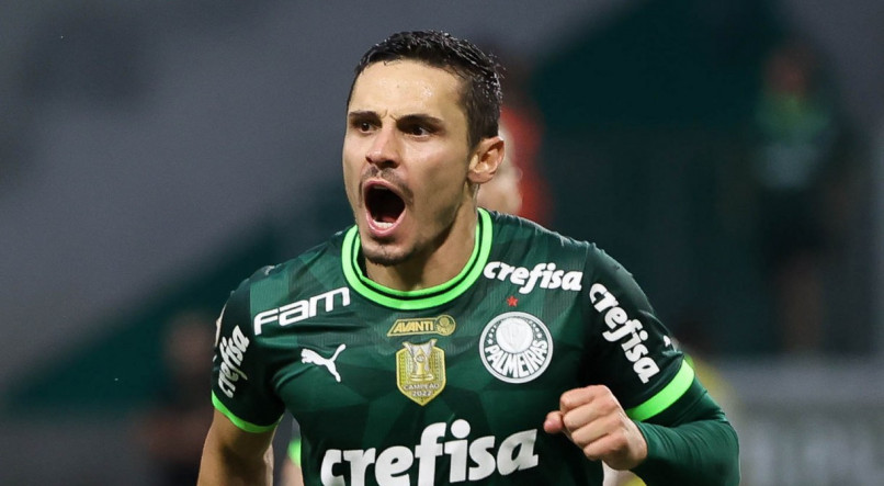 Raphael Veiga &eacute; titular no Palmeiras diante do Corinthians em cl&aacute;ssico pelo Brasileir&atilde;o