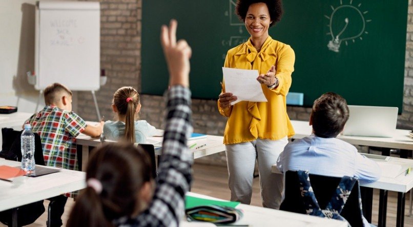 Confira &uacute;ltimas not&iacute;cias do pagamento do piso salarial dos professores