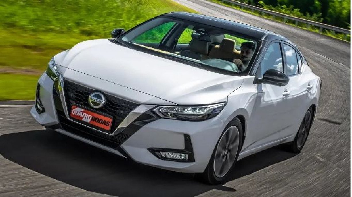 O modelo Nissan Sentra  é um dos mais de 1.500 veículos disponíveis no Shopping do Automóvel de Pernambuco