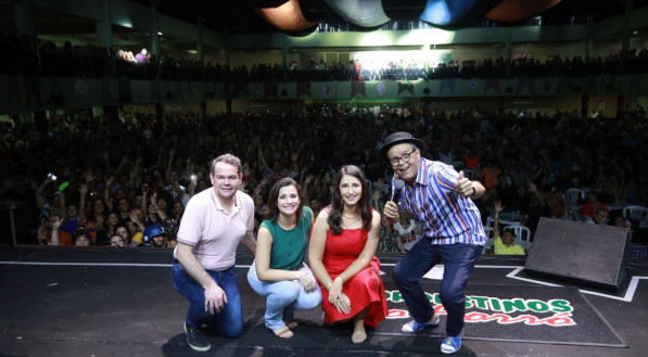 Os apresentadores Ciro Bezerra, Thiago Raposo, Anne Barreto e Nat&aacute;lia Ribeiro marcaram presen&ccedil;a no evento
