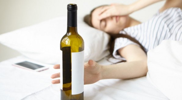 QUANTO TEMPO DURA A RESSACA? Conheça 5 hábitos para acabar a ressaca de alcool 
