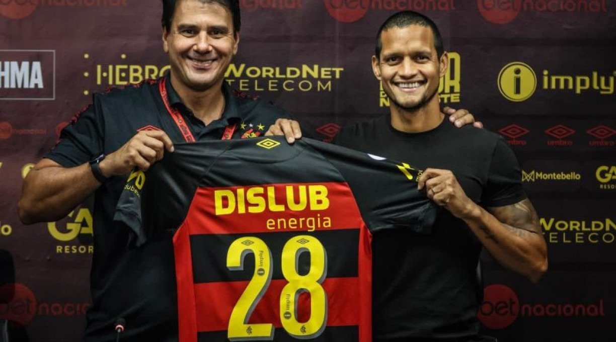 O lateral venezuelano Roberto Rosales usará camisa 28 no Sport