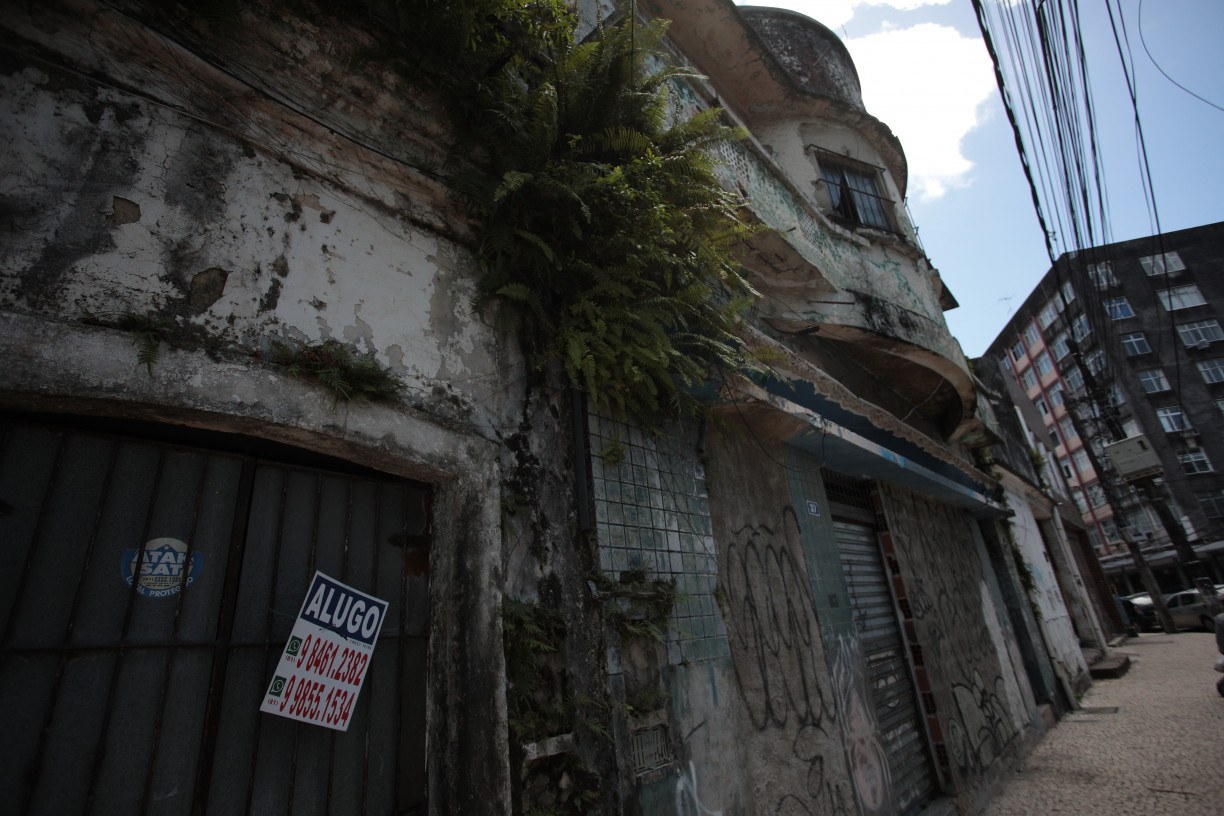  Rua Velha, no Centro do Recife, sofre com abandono e insegurança