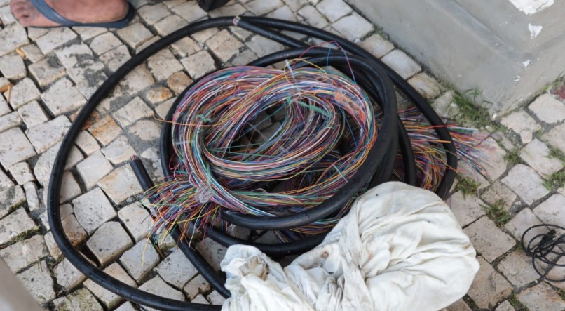 Polícia diz que, em geral, pessoas em situação de rua estão envolvidas com os furtos de fios e cabos 