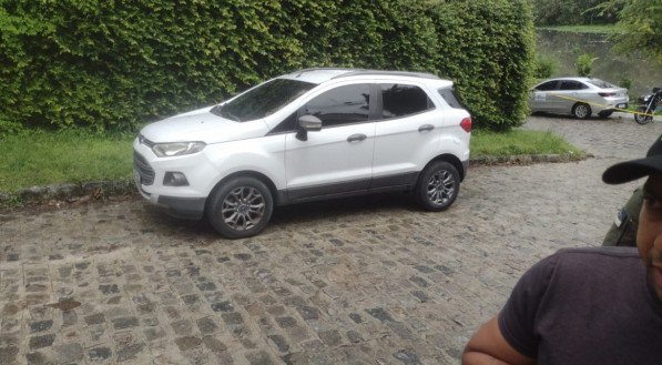 Policial foi encontrado morto no carro dele, no Alto do Mandu