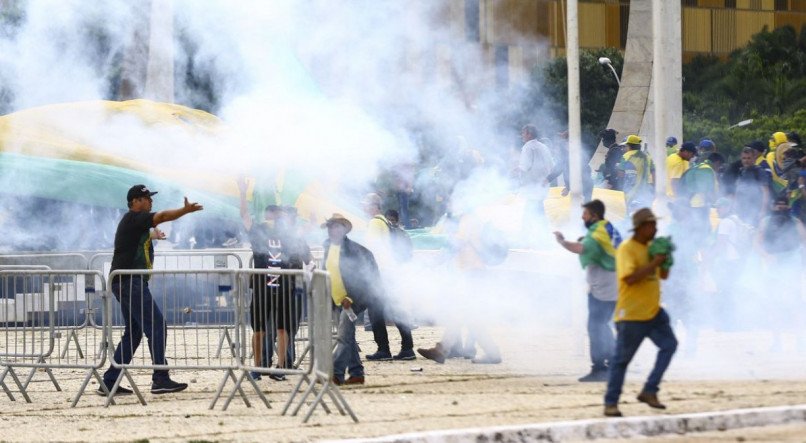 Manifestantes invadiram o Congresso, STF e o Palácio do Planalto