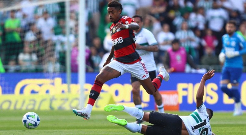 Bruno Henrique marcou um gos gols do Flamengo contra o Coritiba