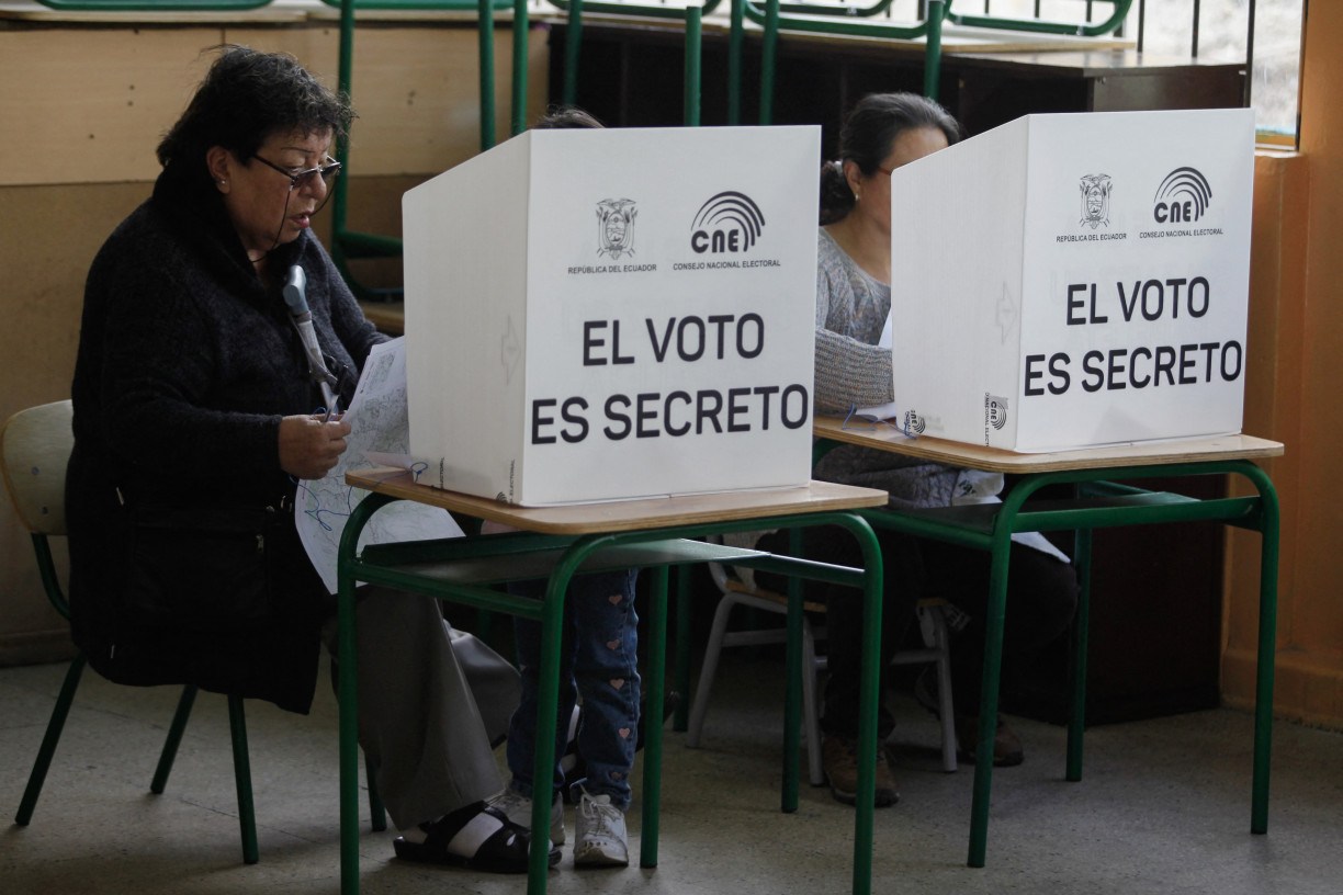 O Equador realiza eleição presidencial após uma campanha marcada por assassinato de candidato