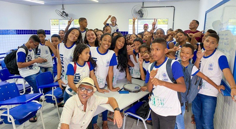 Estudantes do Cabo de Santo Agostinho lançam livro e documentário 