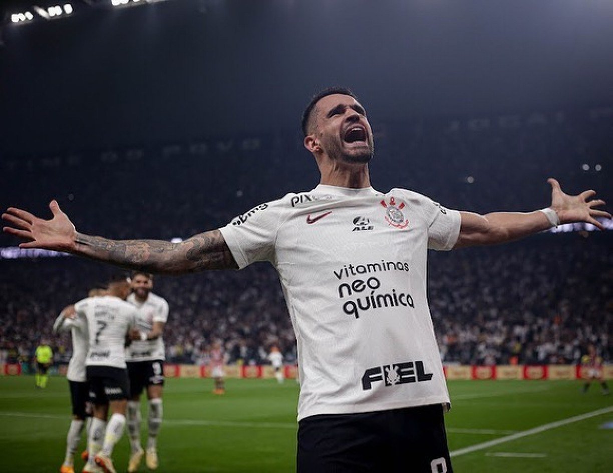 Renato Augusto é um dos destaques do time do Corinthians para o jogo de hoje (22).