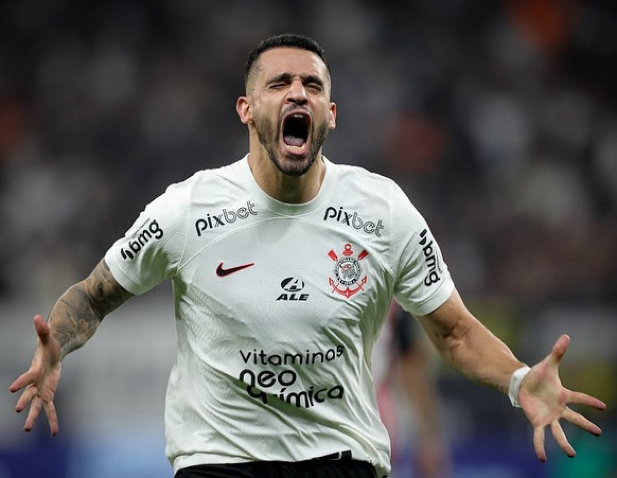 Renato Augusto &eacute; titular no Corinthians diante do Estudiantes pela Copa Sul-Americana
