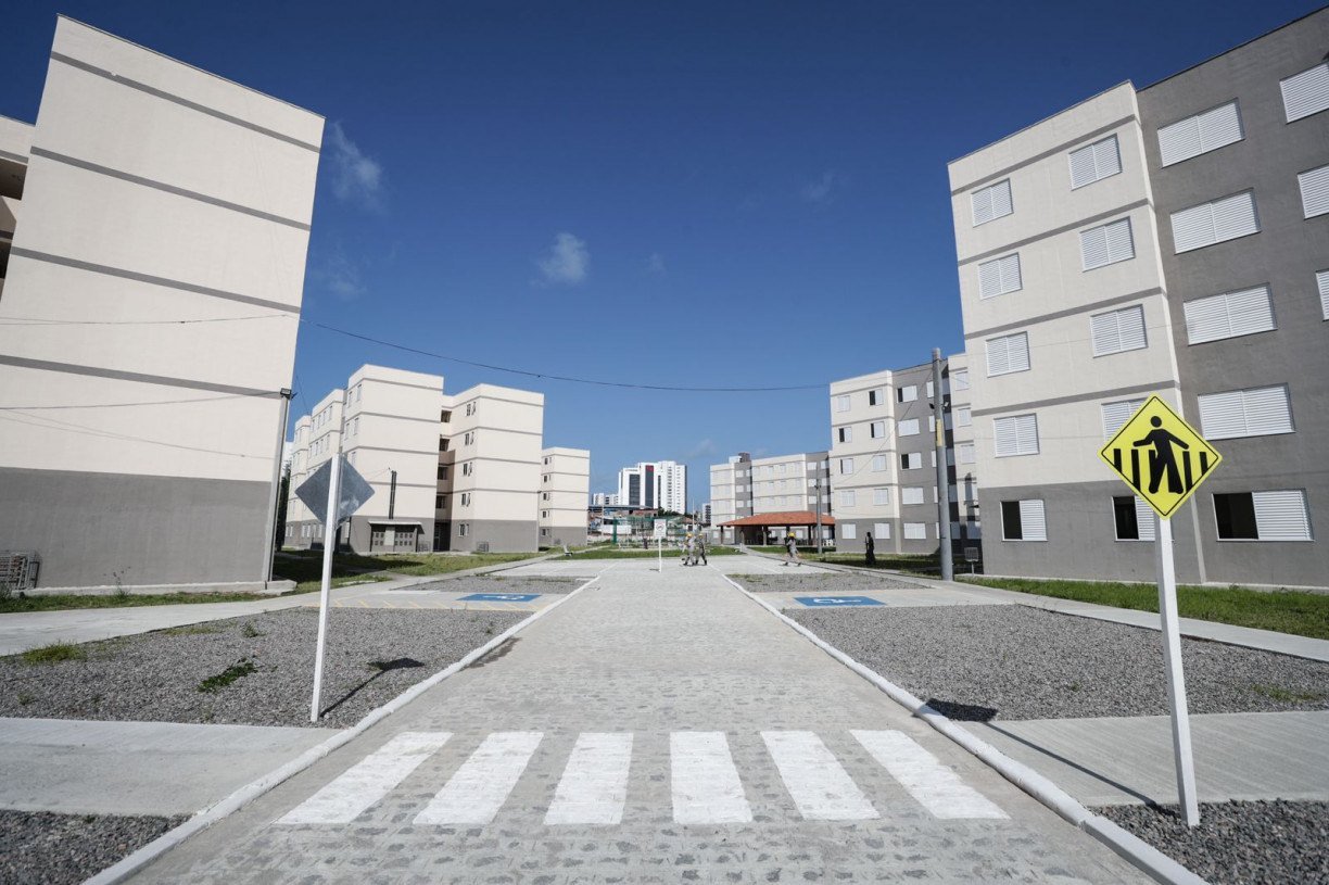 O ano pr&eacute;-eleitoral j&aacute; tem sido marcado pelo avan&ccedil;o das a&ccedil;&otilde;es estaduais sobre a regi&atilde;o metropolitana e o Recife, assim como a acelera&ccedil;&atilde;o de an&uacute;ncios do programa habitacional do Poder Executivo municipal