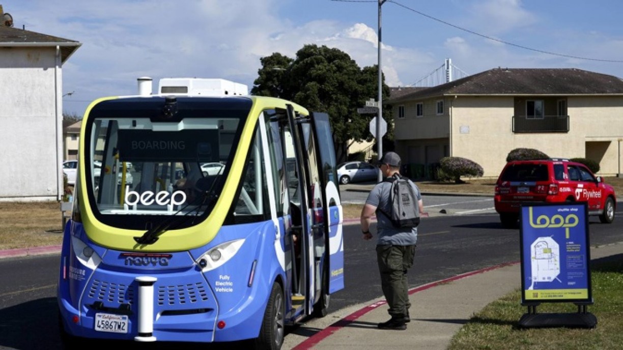 Ônibus sem motorista começa a ser testado na Califórnia, nos EUA