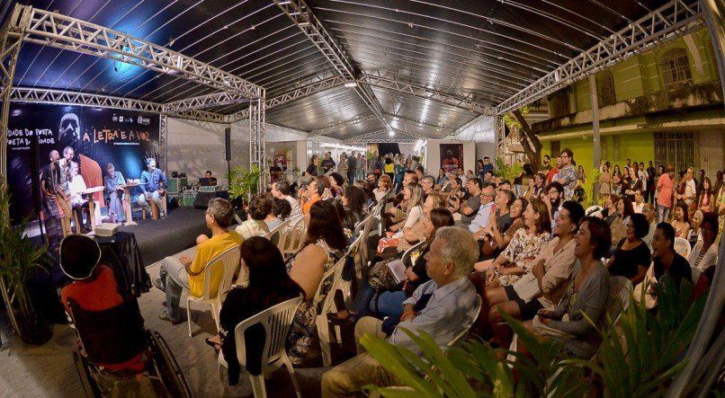 Festival A Letra e a Voz, realizado no Bairro do Recife