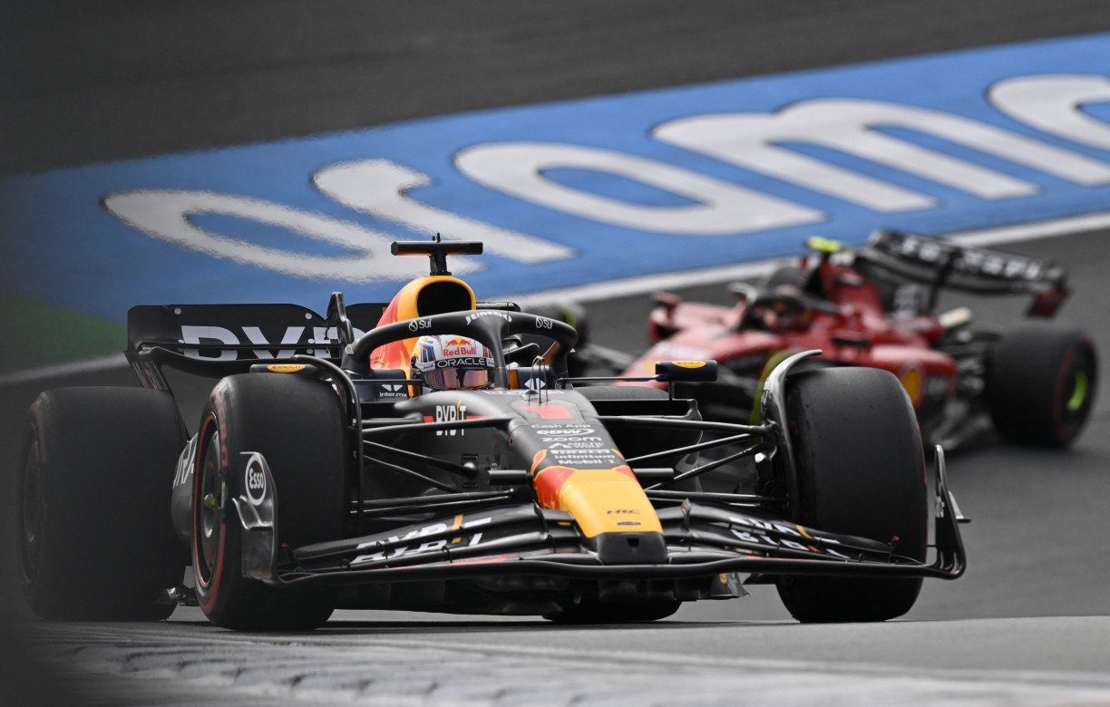 Max Verstappen &eacute; o l&iacute;der da temporada de 2023 da F&oacute;rmula 1 e conquistou a Pole Position do GP da Holanda