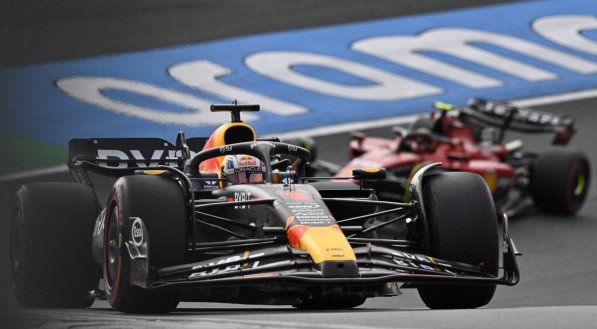 Max Verstappen &eacute; o l&iacute;der da temporada de 2023 da F&oacute;rmula 1 e conquistou a Pole Position do GP da Holanda