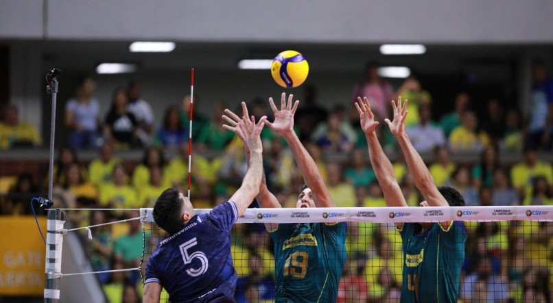 Jogo do Brasil no Sul-Americano de Vôlei