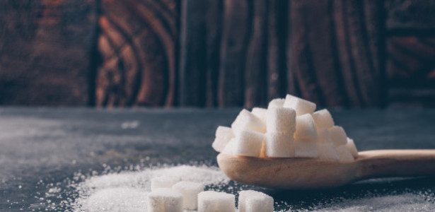 Ist Zucker schlimmer als Salz bei Bluthochdruck?  Eine Studie zeigt die Wirkung von Süßigkeiten auf Patienten mit hohem Blutdruck