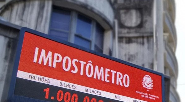 Entram na contabilidade impostos, taxas e contribuições, incluindo as multas, juros e a correção monetária