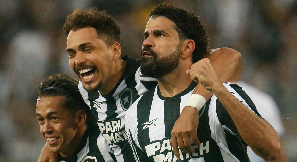Diego Costa estreou pelo Botafogo no domingo (27) e marcou dois gols
