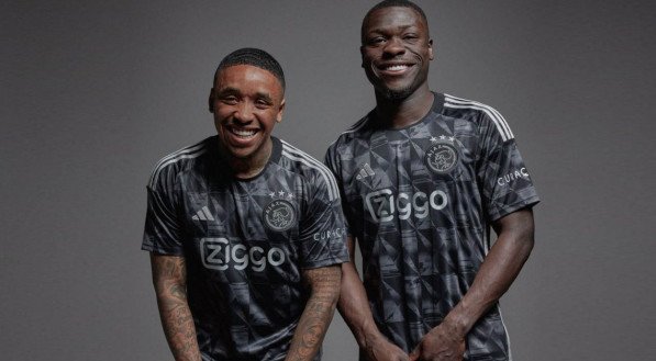 Terceiro uniforme do Ajax