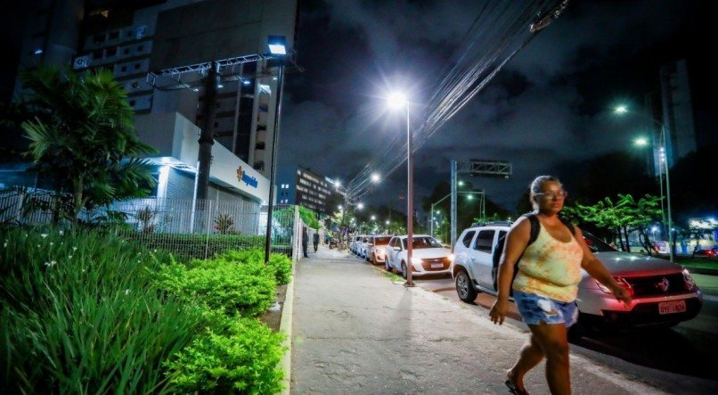 O Ilumina Pedestre est&aacute; sendo implantado nos grandes corredores vi&aacute;rios que, por serem utilizados pelo transporte p&uacute;blico, recebem uma alta demanda de pedestres