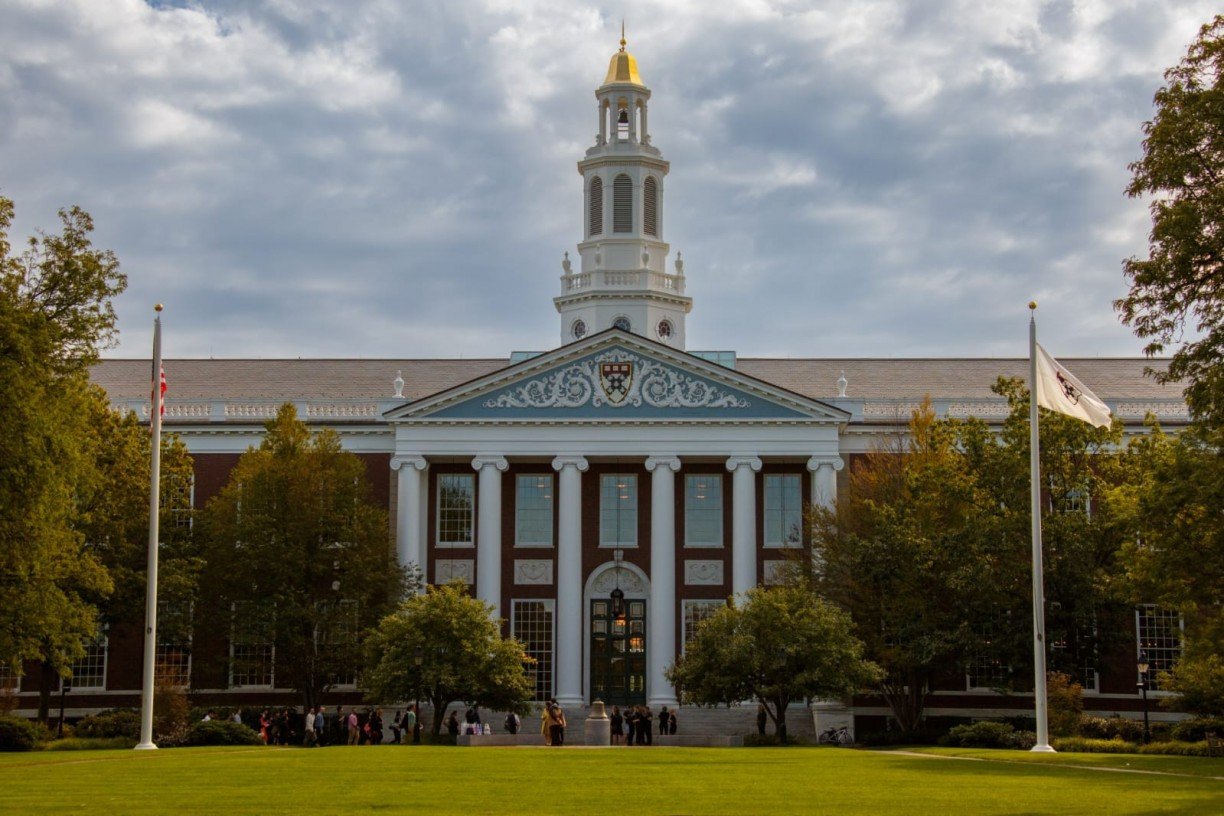 Harvard processou o governo dos EUA por conta das medidas adotadas por Trump